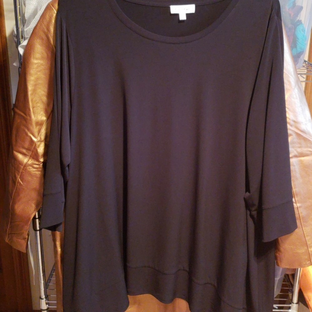 Black 3/4 dress shirt